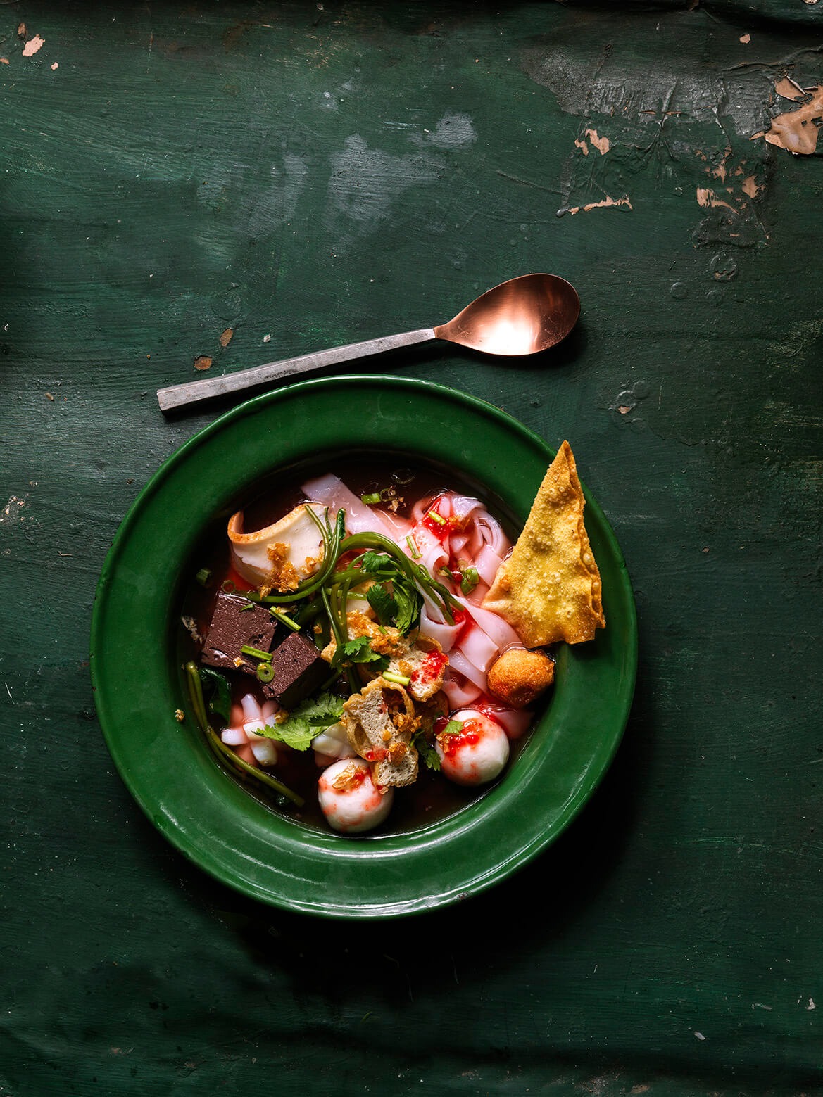 Seafood platter with Thai seasoning